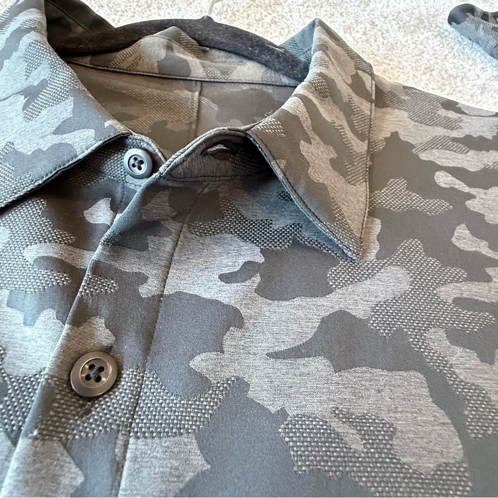 Men's Lululemon Camouflage Button-Up Shirt